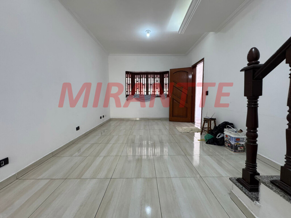Sobrado de 127m² com 3 quartos em Vila Galvão