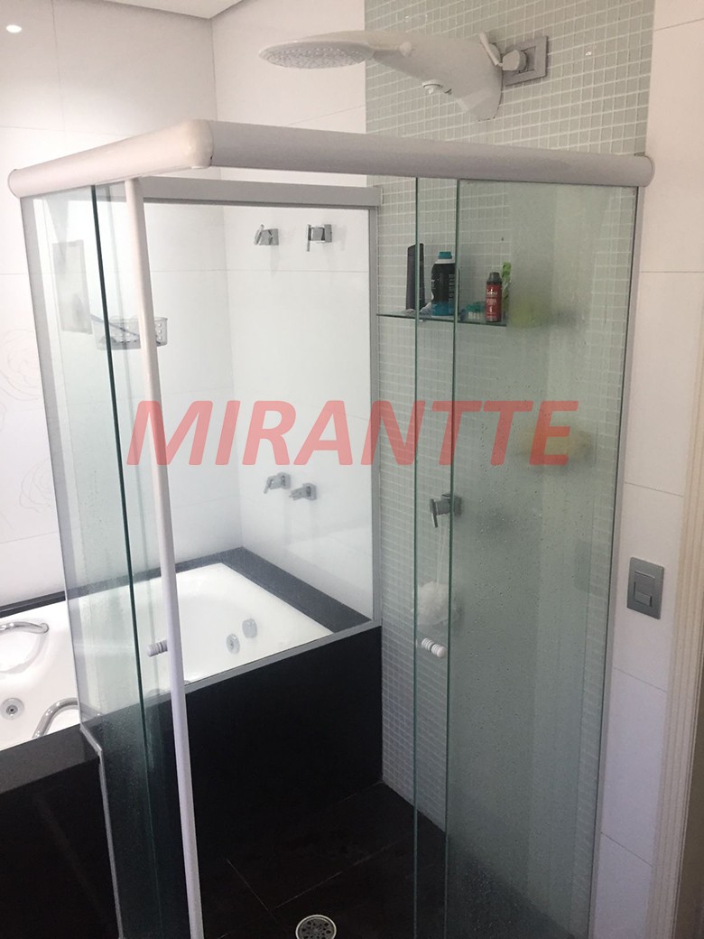 Sobrado de 550m² com 4 quartos em Serra da Cantareira