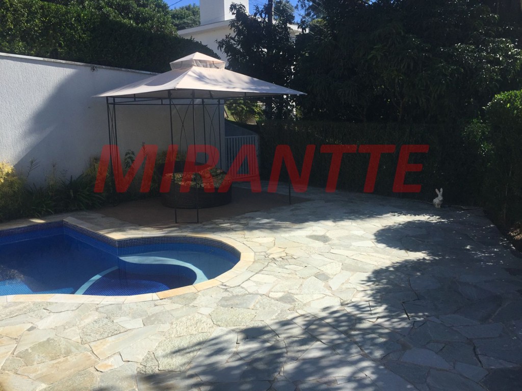 Sobrado de 550m² com 4 quartos em Serra da Cantareira
