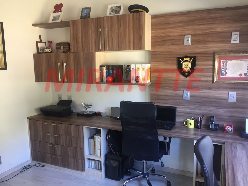 Sobrado de 550m² com 4 quartos em Serra da Cantareira