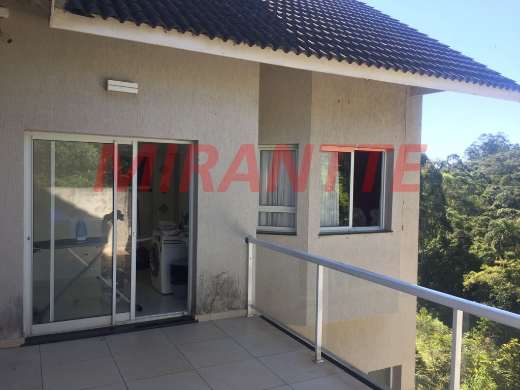 Sobrado de 550m² com 4 quartos em Serra da Cantareira