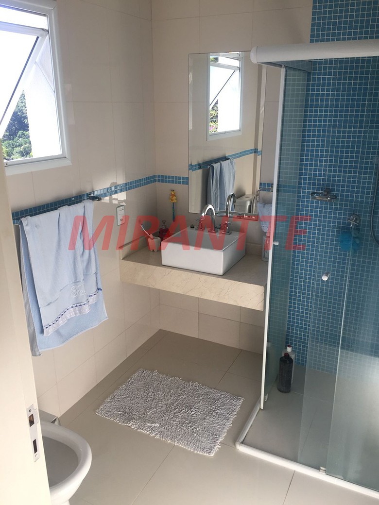 Sobrado de 550m² com 4 quartos em Serra da Cantareira