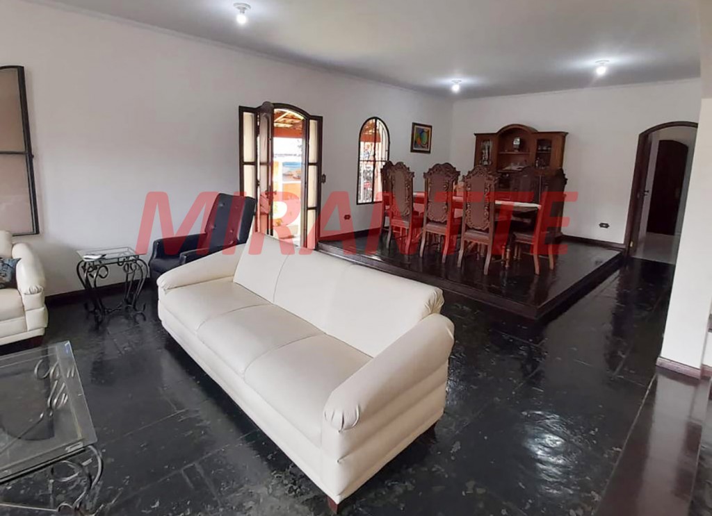 Sobrado de 290m² com 5 quartos em Vila Rosália