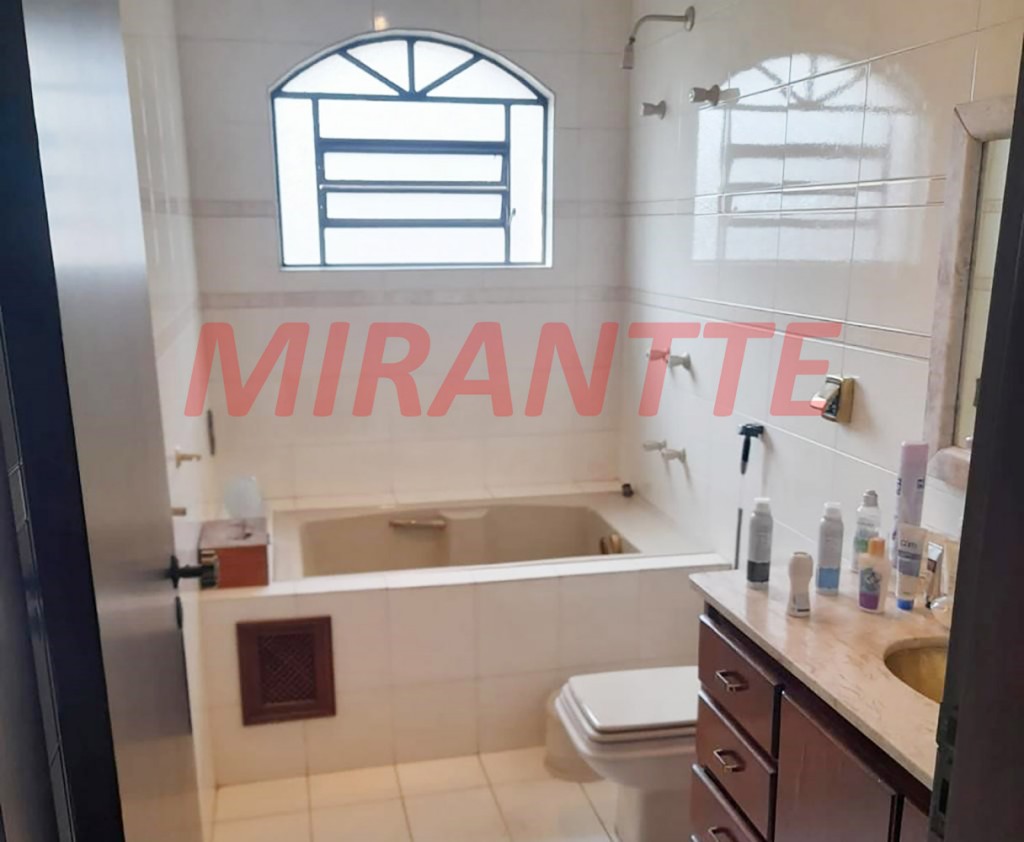 Sobrado de 290m² com 5 quartos em Vila Rosália