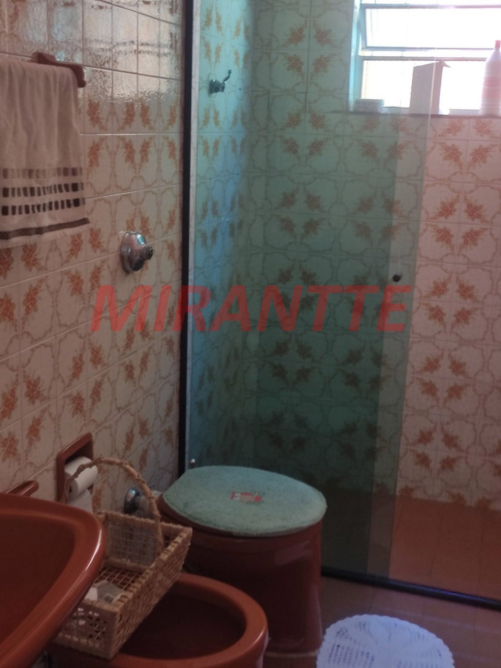 Sobrado de 200m² com 4 quartos em Jardim Almanara