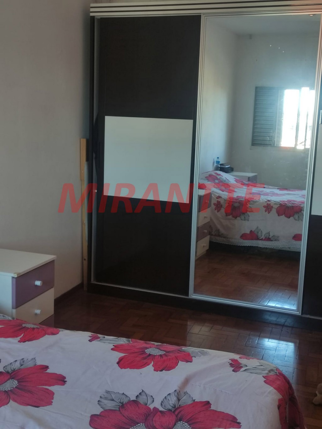 Sobrado de 200m² com 4 quartos em Jardim Almanara