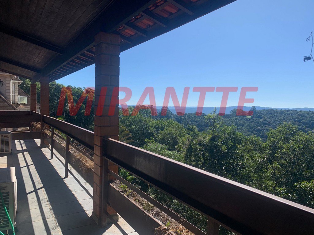 Sobrado de 467m² com 4 quartos em Serra Da Cantareira
