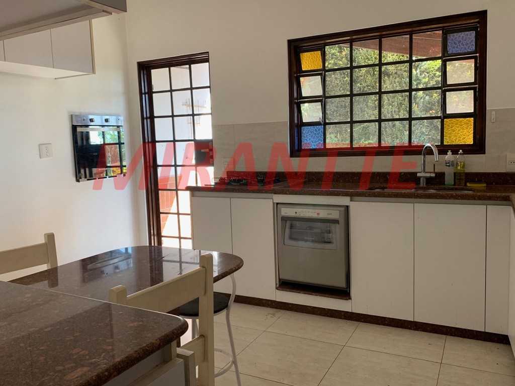 Sobrado de 467m² com 4 quartos em Serra Da Cantareira