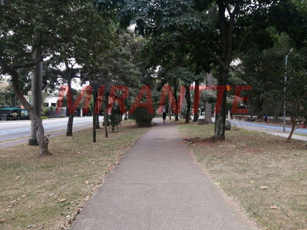 Sobrado de 697m² com 3 quartos em Jardim São Bento