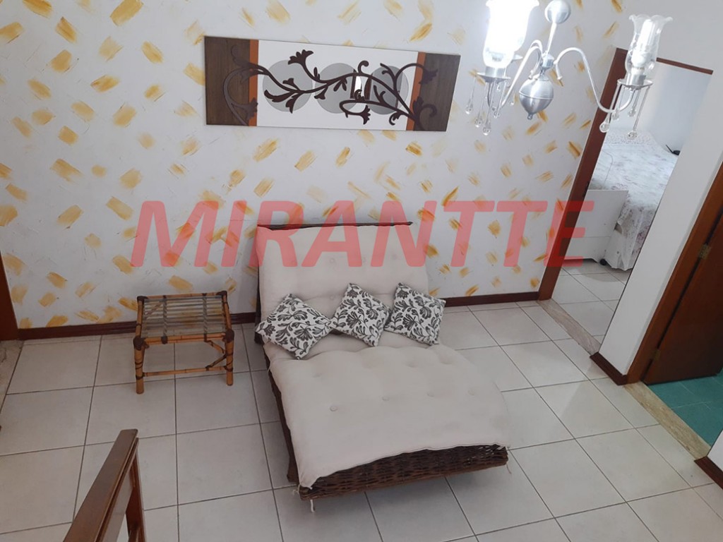 Sobrado de 210m² com 3 quartos em Barreiro – Mairiporã