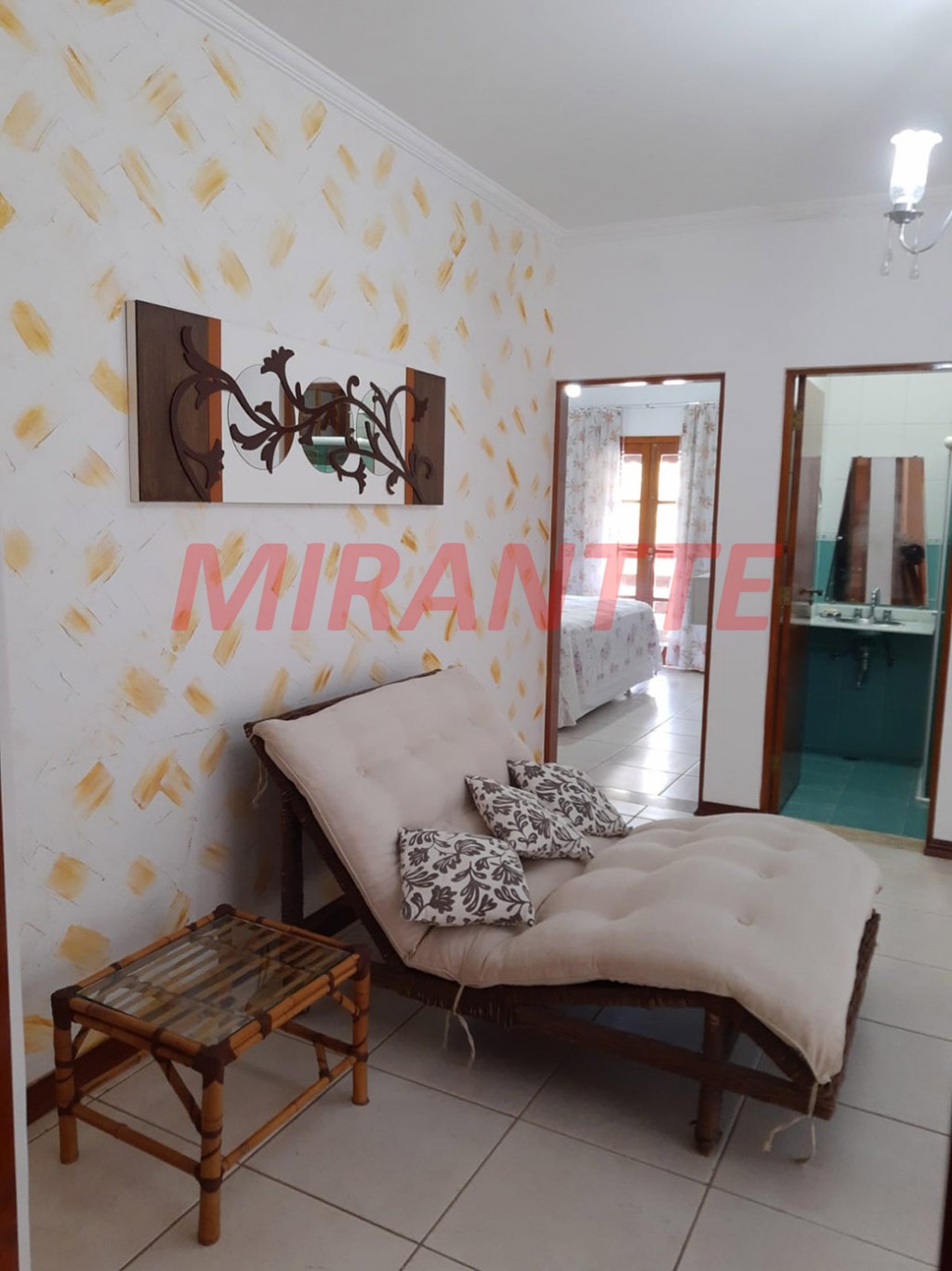 Sobrado de 210m² com 3 quartos em Barreiro – Mairiporã