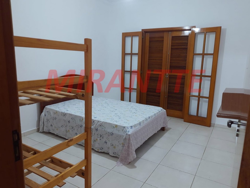 Sobrado de 210m² com 3 quartos em Barreiro – Mairiporã
