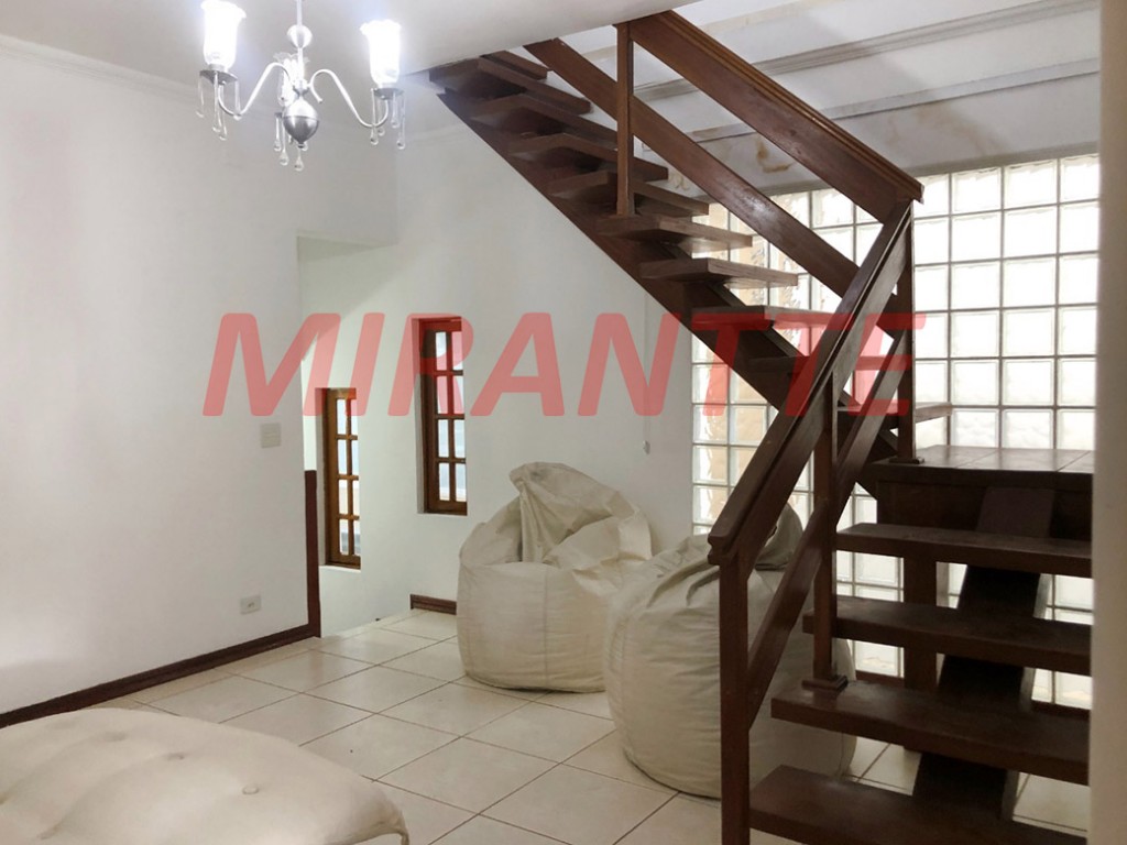 Sobrado de 210m² com 3 quartos em Barreiro – Mairiporã
