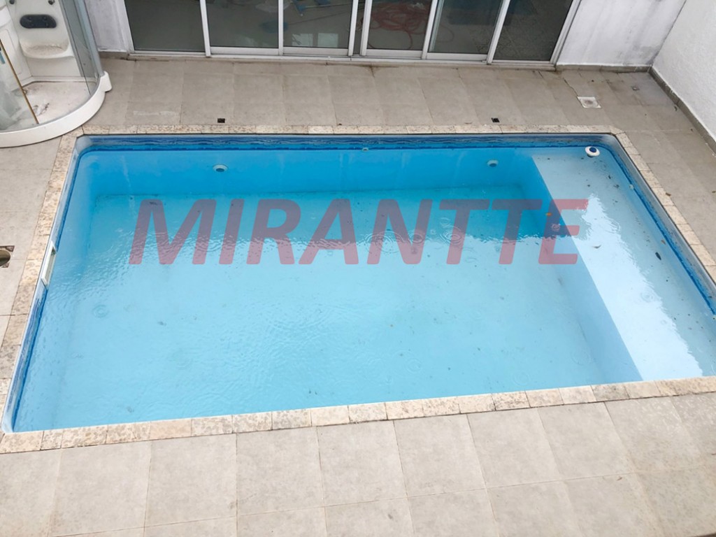 Sobrado de 210m² com 3 quartos em Barreiro – Mairiporã