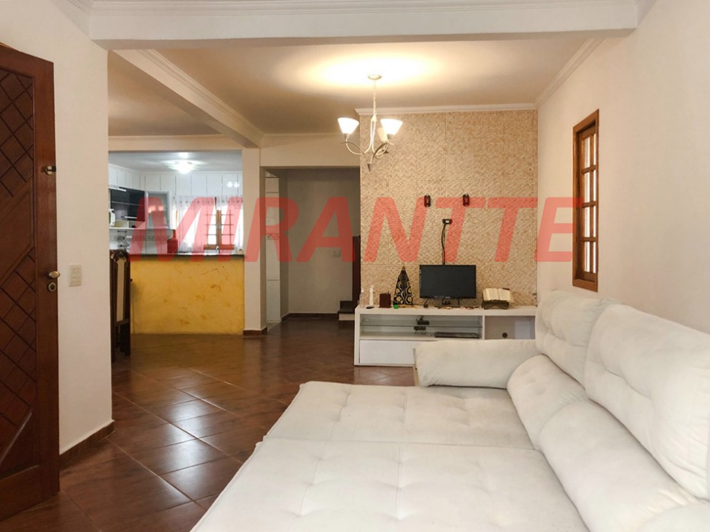 Sobrado de 210m² com 3 quartos em Barreiro – Mairiporã