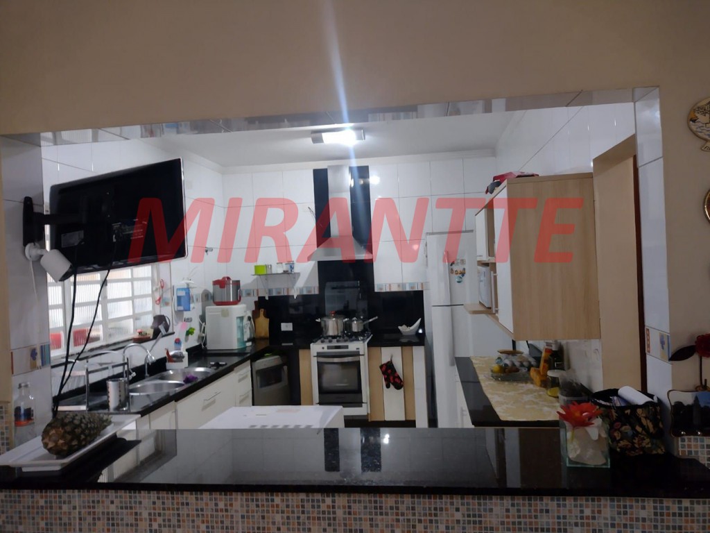 Sobrado de 180m² com 3 quartos em Vila Mazzei