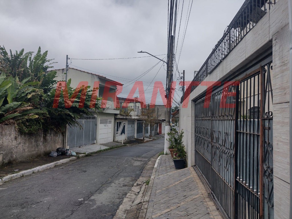 Sobrado de 180m² com 3 quartos em Vila Mazzei