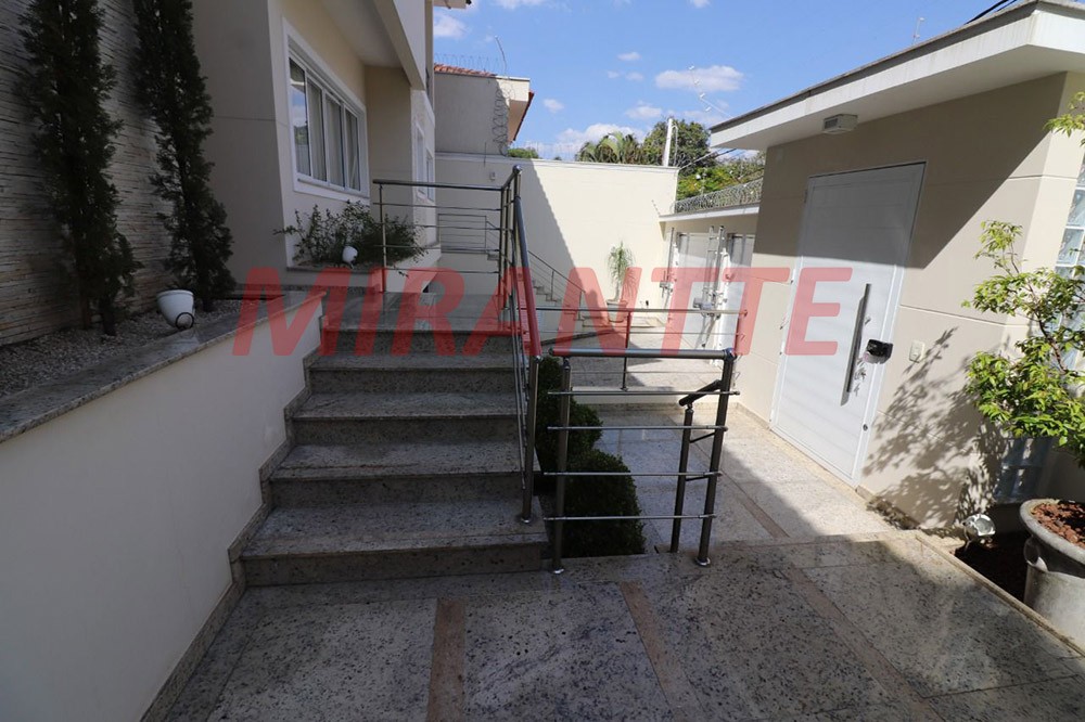 Sobrado de 490m² com 4 quartos em Jardim Virginia Branca