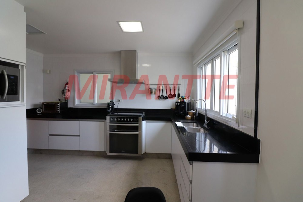 Sobrado de 490m² com 4 quartos em Jardim Virginia Branca