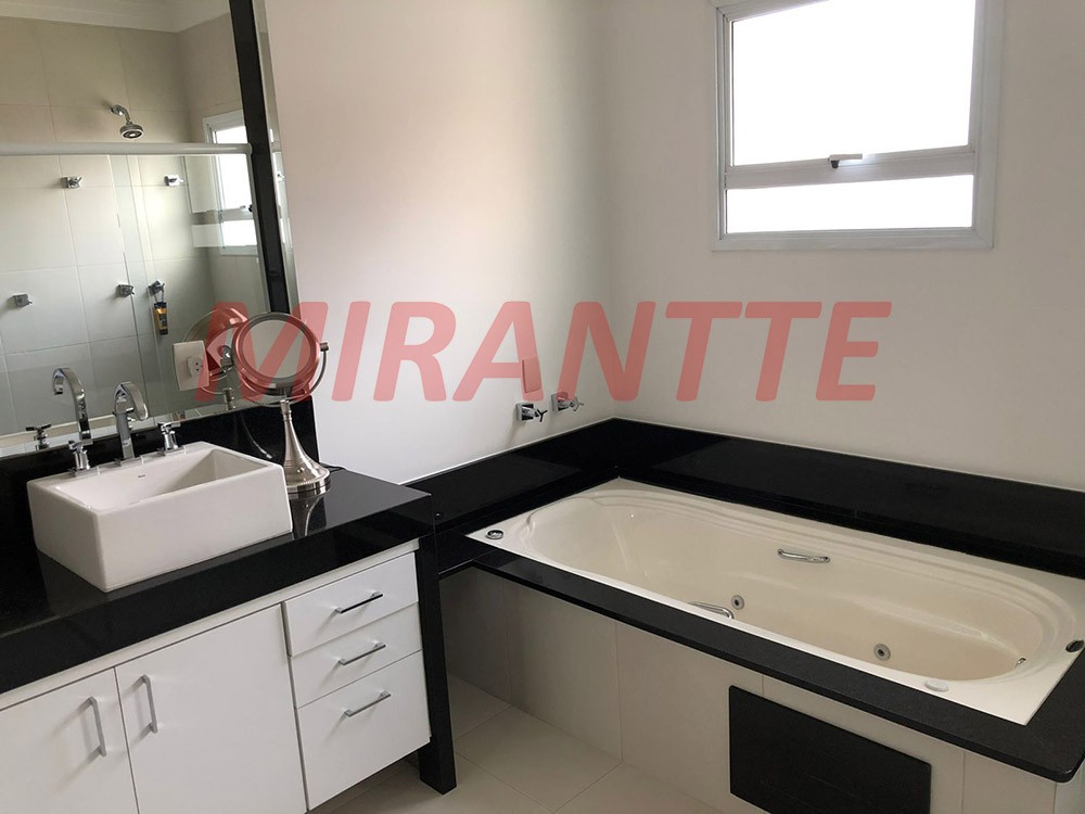 Sobrado de 490m² com 4 quartos em Jardim Virginia Branca