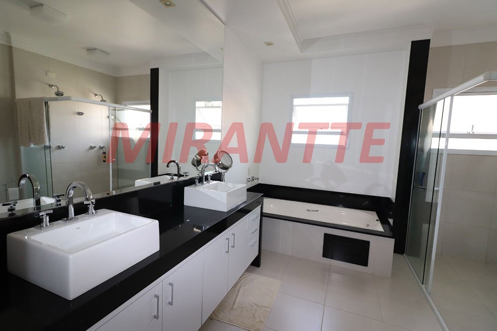 Sobrado de 490m² com 4 quartos em Jardim Virginia Branca
