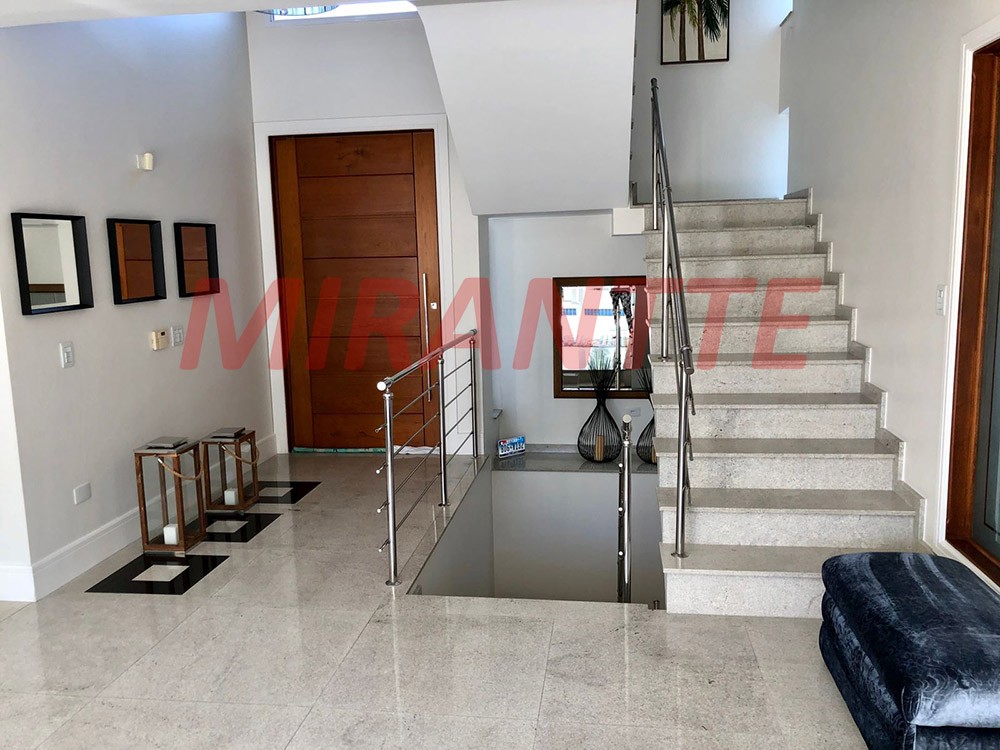 Sobrado de 490m² com 4 quartos em Jardim Virginia Branca