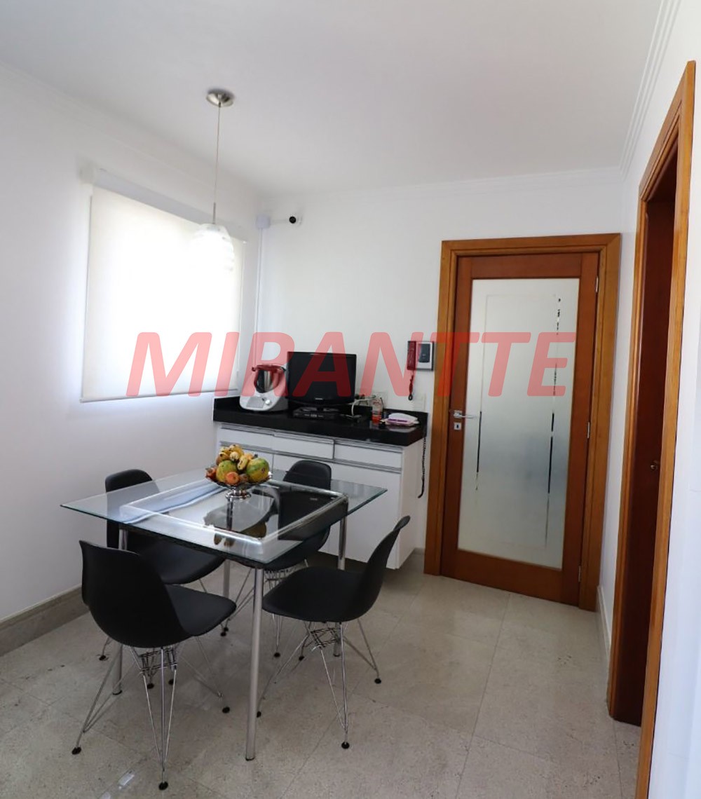 Sobrado de 490m² com 4 quartos em Jardim Virginia Branca