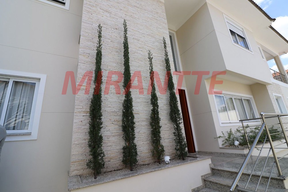 Sobrado de 490m² com 4 quartos em Jardim Virginia Branca