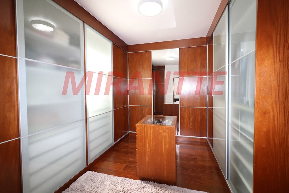 Sobrado de 490m² com 4 quartos em Jardim Virginia Branca