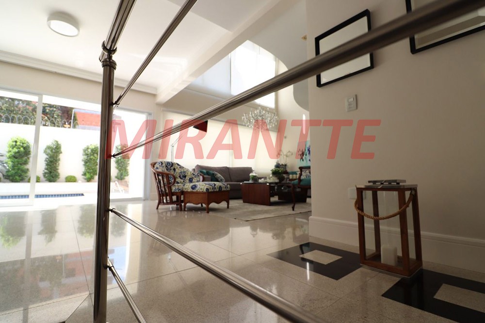 Sobrado de 490m² com 4 quartos em Jardim Virginia Branca