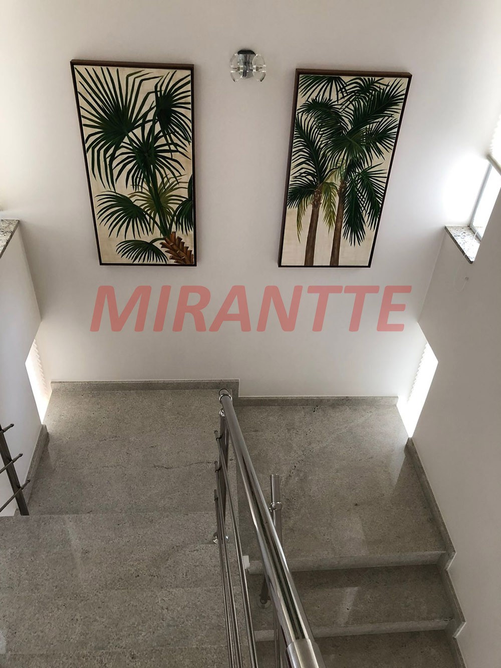 Sobrado de 490m² com 4 quartos em Jardim Virginia Branca
