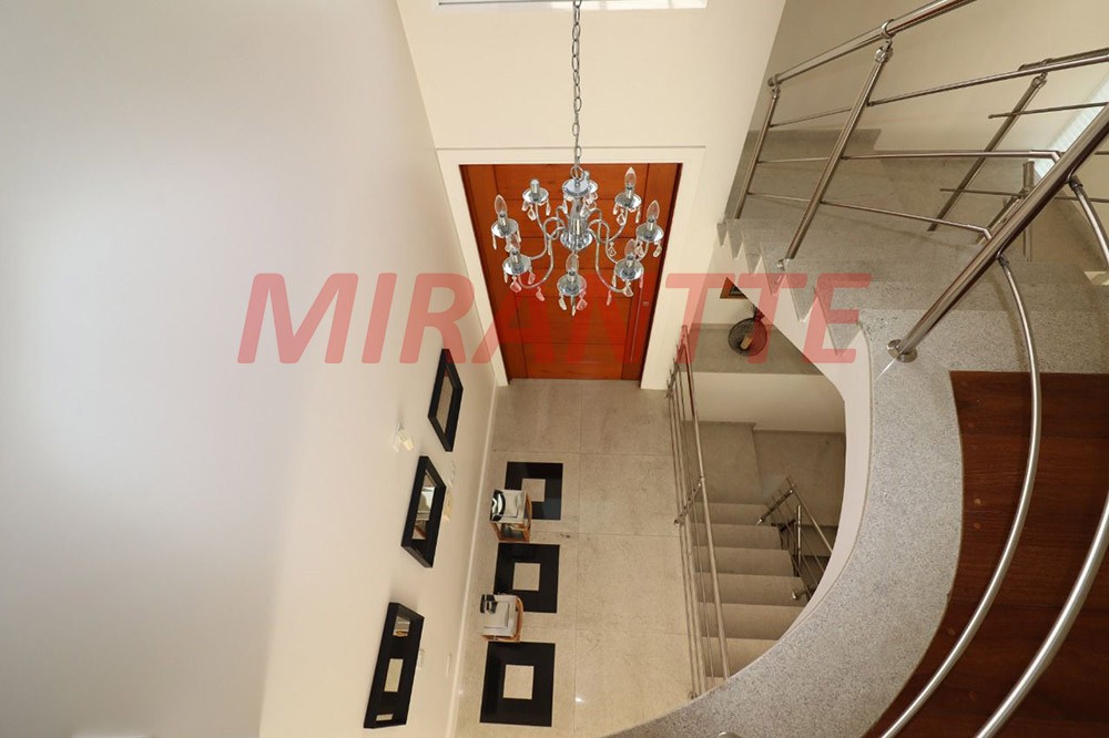 Sobrado de 490m² com 4 quartos em Jardim Virginia Branca
