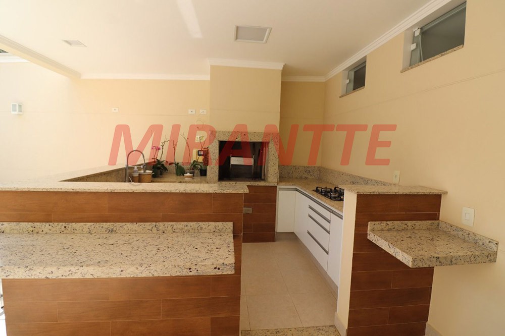 Sobrado de 490m² com 4 quartos em Jardim Virginia Branca