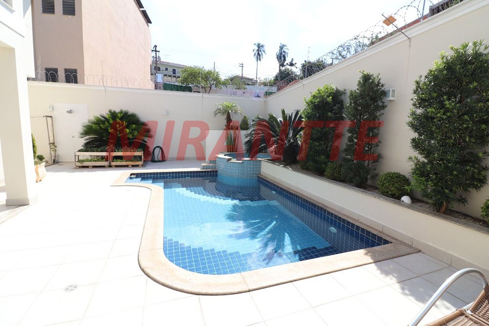 Sobrado de 490m² com 4 quartos em Jardim Virginia Branca