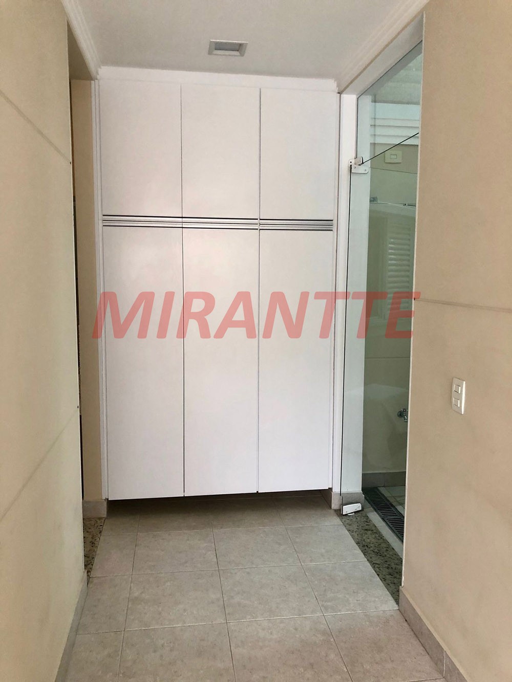 Sobrado de 490m² com 4 quartos em Jardim Virginia Branca