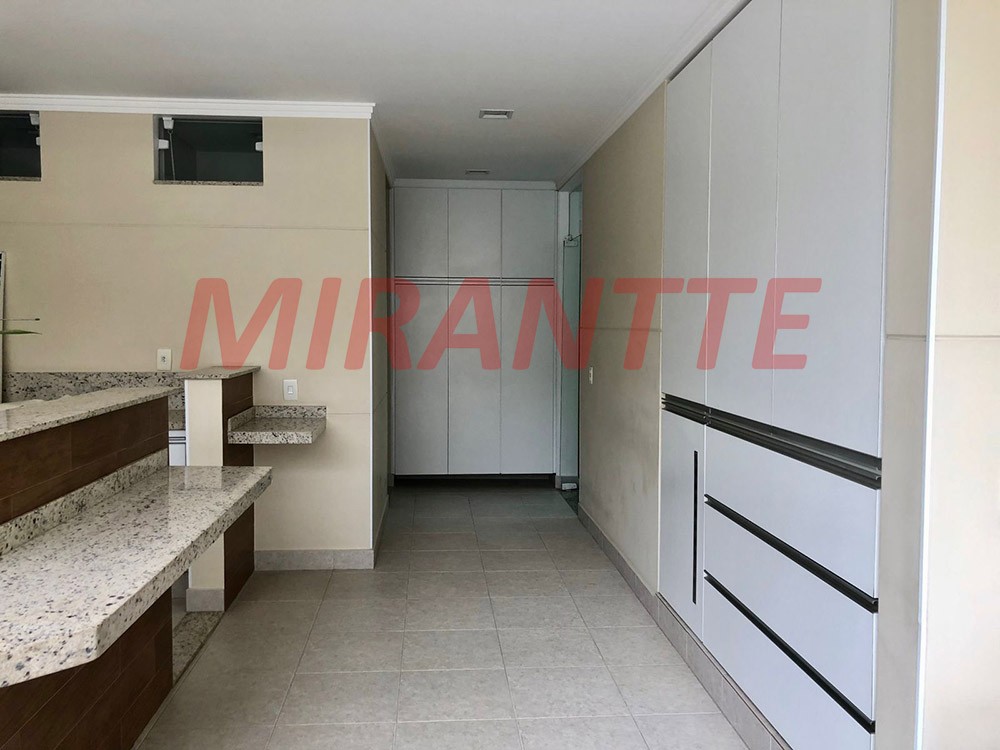 Sobrado de 490m² com 4 quartos em Jardim Virginia Branca
