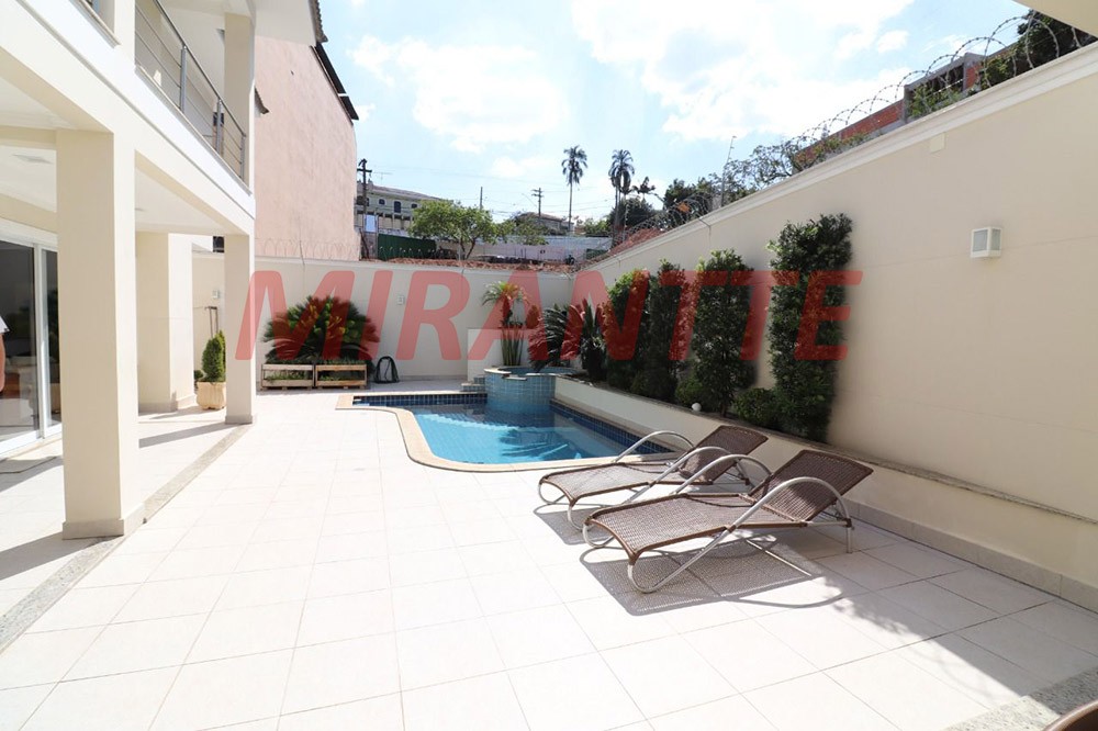 Sobrado de 490m² com 4 quartos em Jardim Virginia Branca