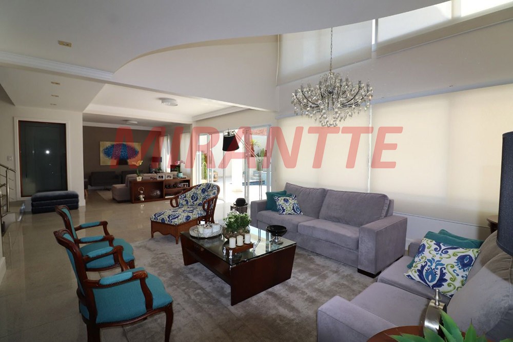 Sobrado de 490m² com 4 quartos em Jardim Virginia Branca
