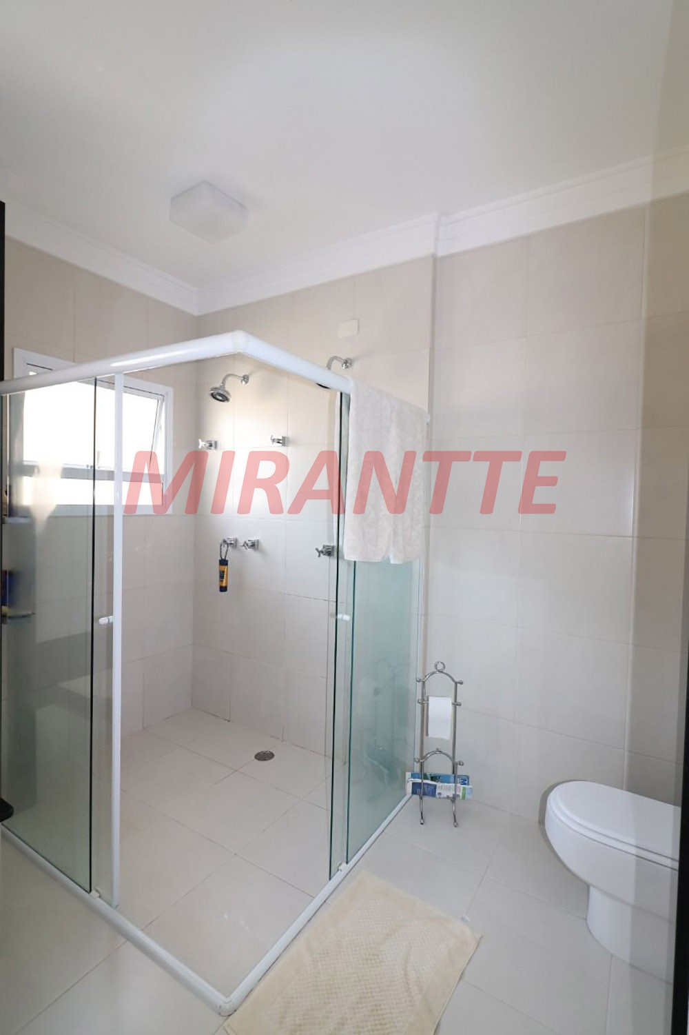 Sobrado de 490m² com 4 quartos em Jardim Virginia Branca