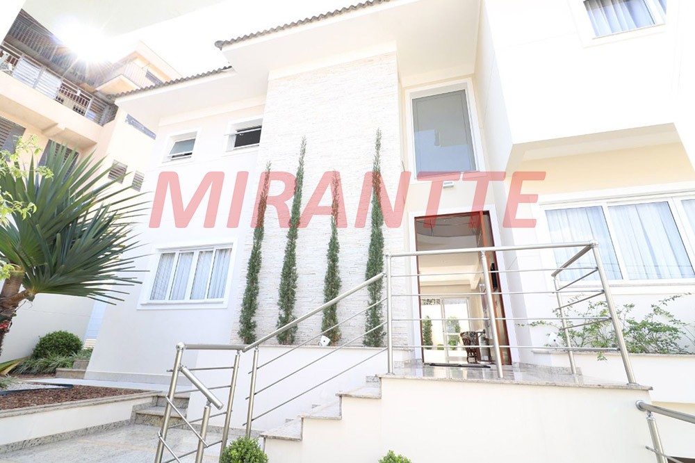 Sobrado de 490m² com 4 quartos em Jardim Virginia Branca