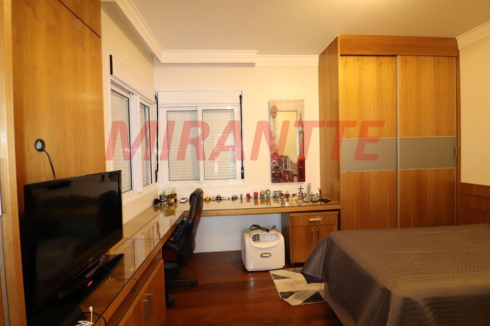 Sobrado de 490m² com 4 quartos em Jardim Virginia Branca