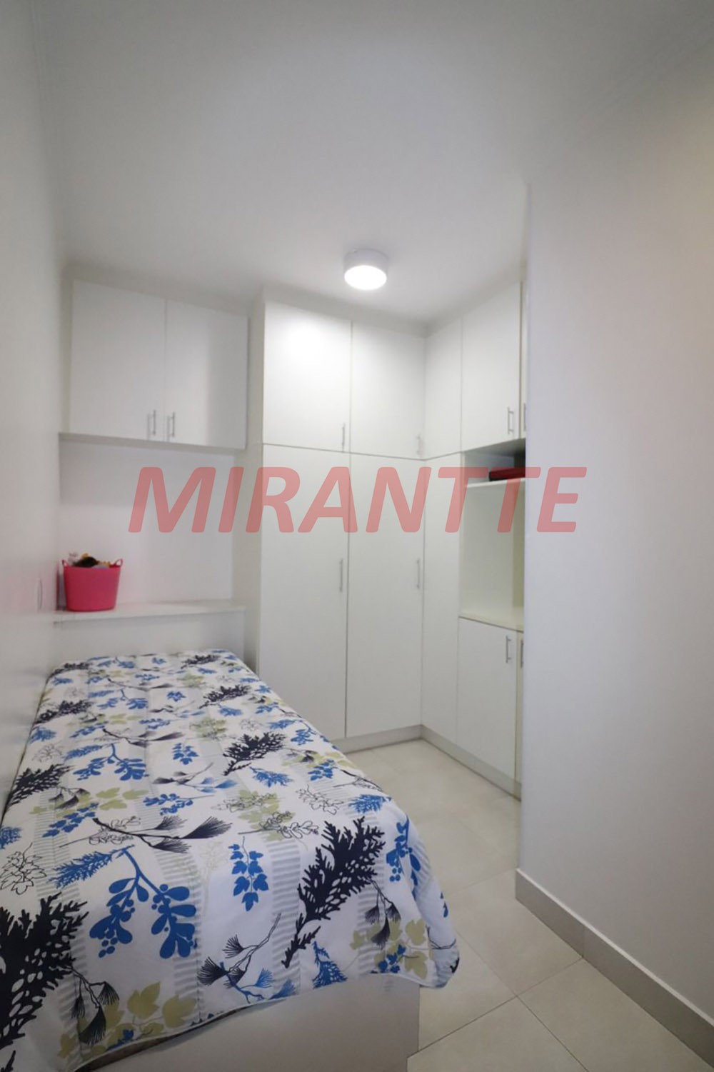 Sobrado de 490m² com 4 quartos em Jardim Virginia Branca