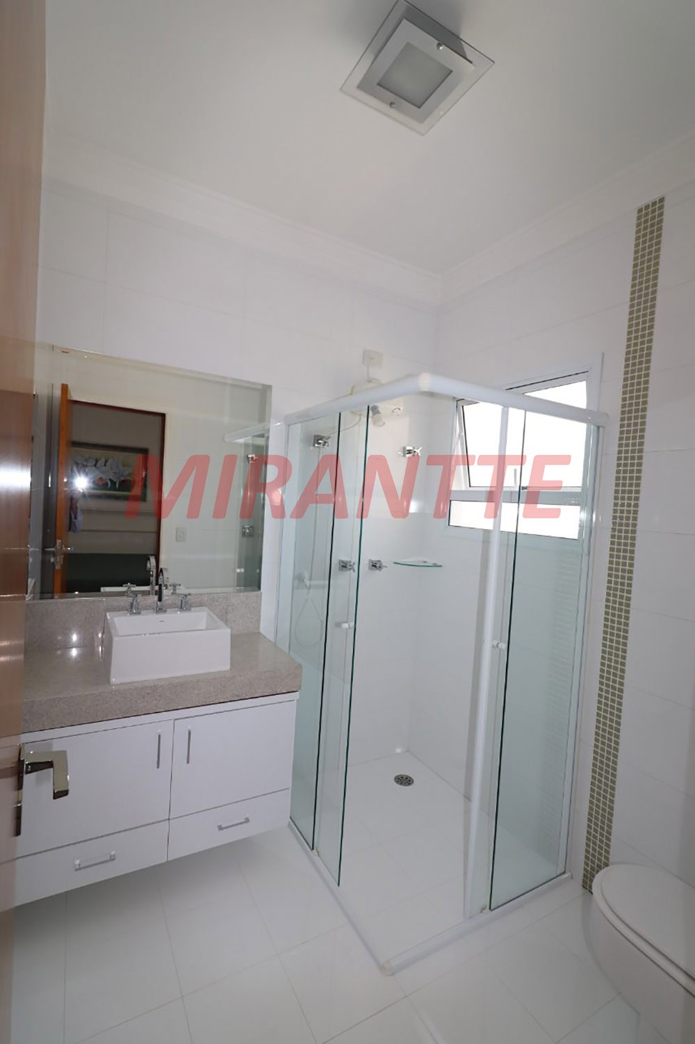 Sobrado de 490m² com 4 quartos em Jardim Virginia Branca