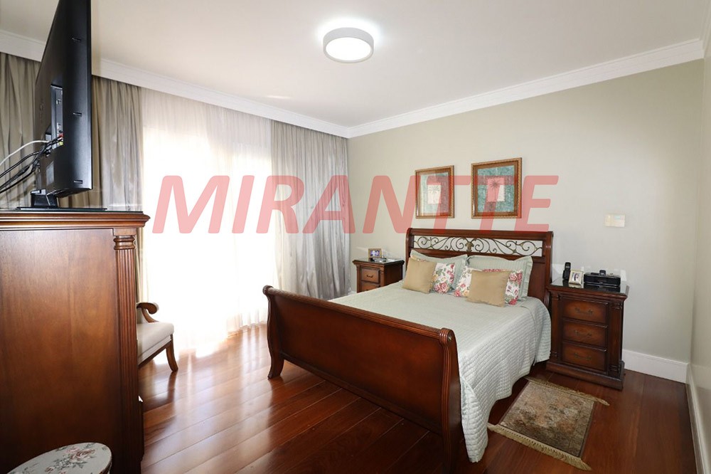 Sobrado de 490m² com 4 quartos em Jardim Virginia Branca