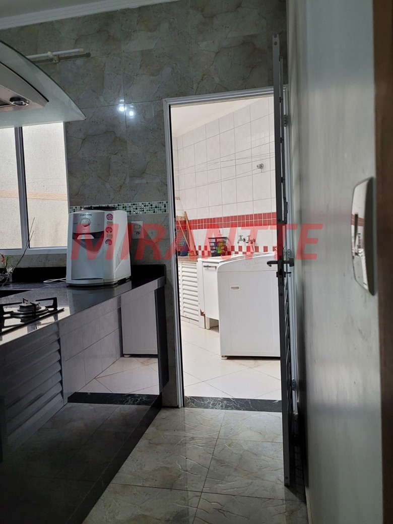 Sobrado de 200m² com 3 quartos em Vila Maricy