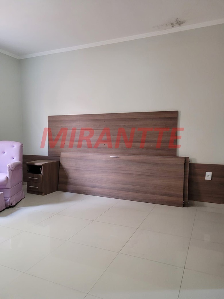 Sobrado de 200m² com 3 quartos em Vila Maricy