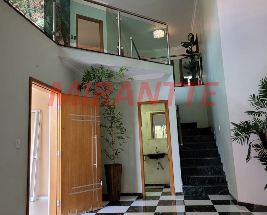 Sobrado de 200m² com 3 quartos em Vila Maricy