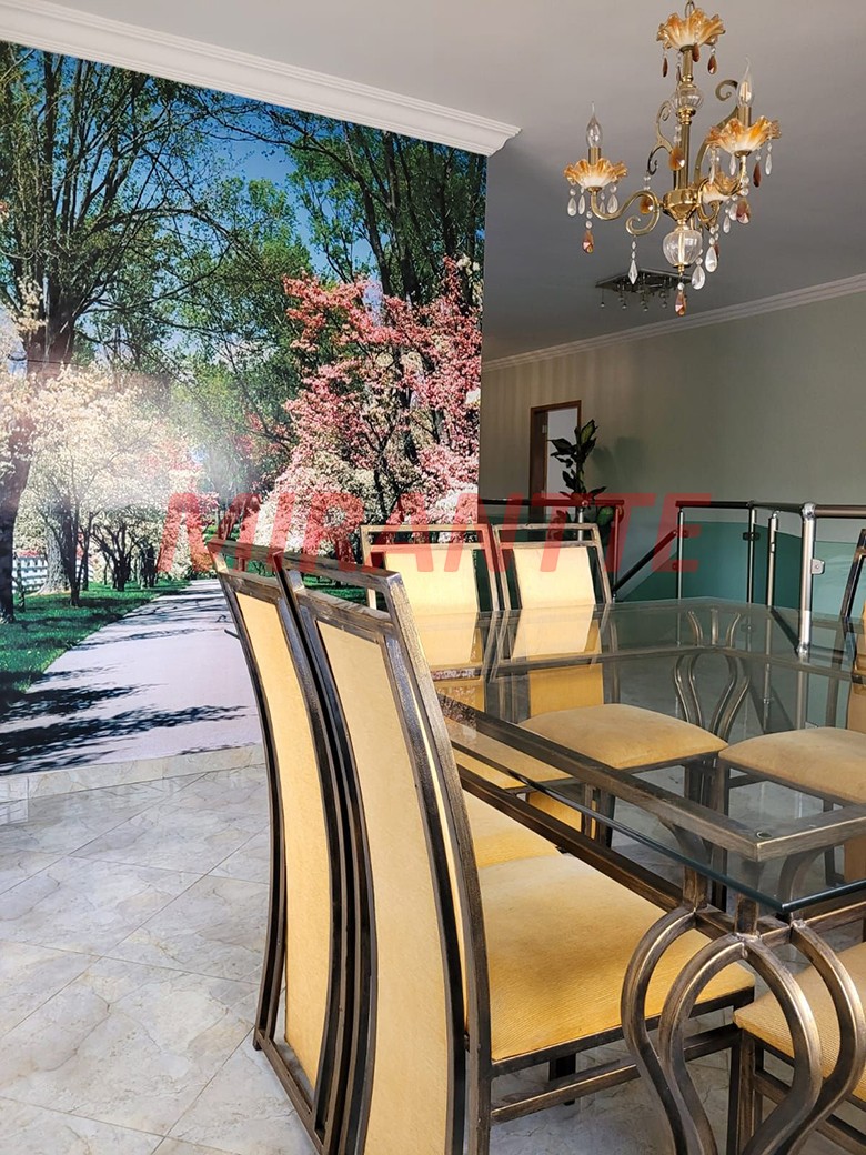 Sobrado de 200m² com 3 quartos em Vila Maricy