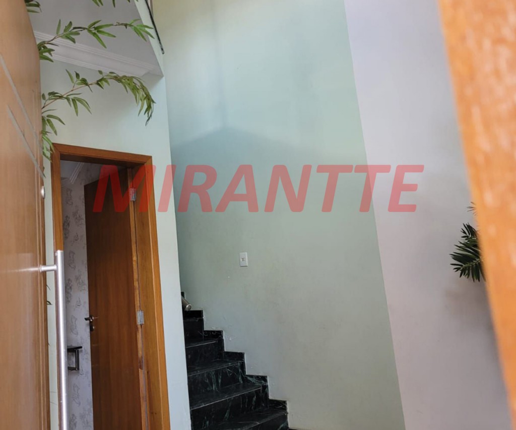 Sobrado de 200m² com 3 quartos em Vila Maricy