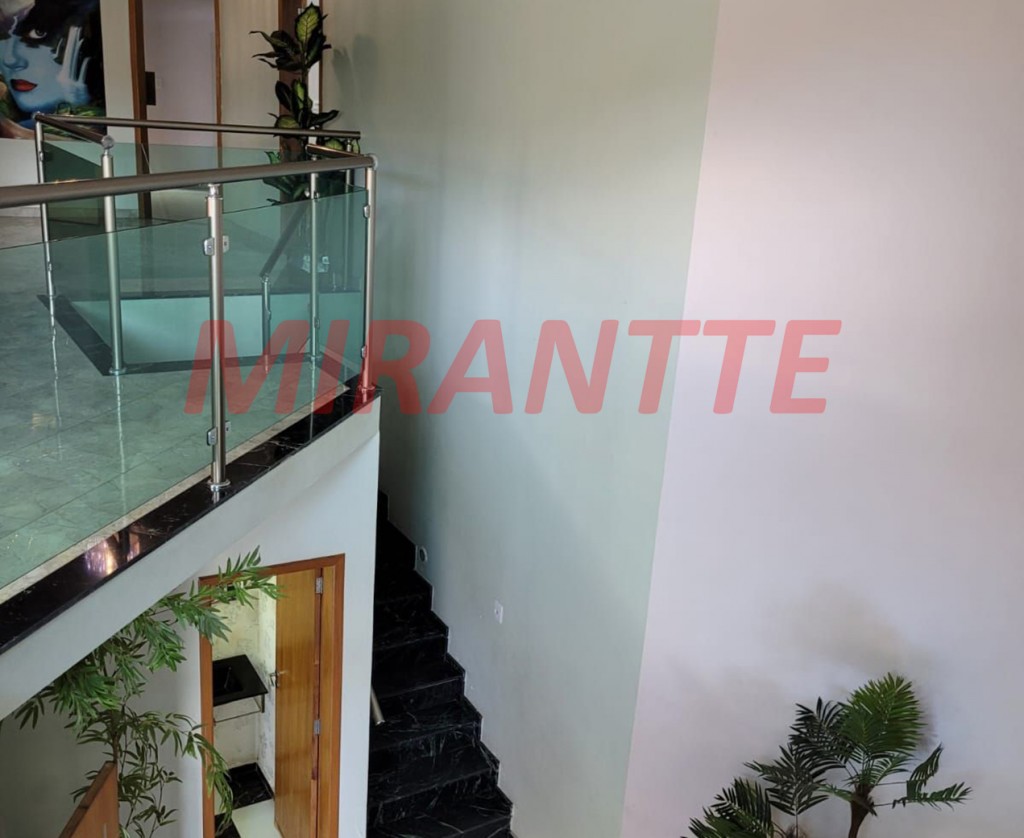 Sobrado de 200m² com 3 quartos em Vila Maricy